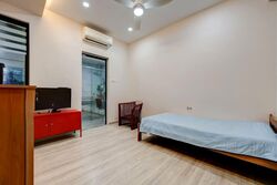 Flora Road (D17), Terrace #553421251